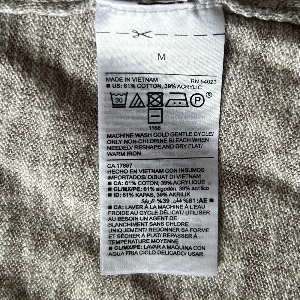 Old Navy Light Grey Cardigan Women's Medium Classic Chic - Picture 4 of 5
